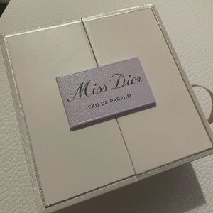 Dior Miss Dior Eau de Parfum and lotion in Elegant Cream Box